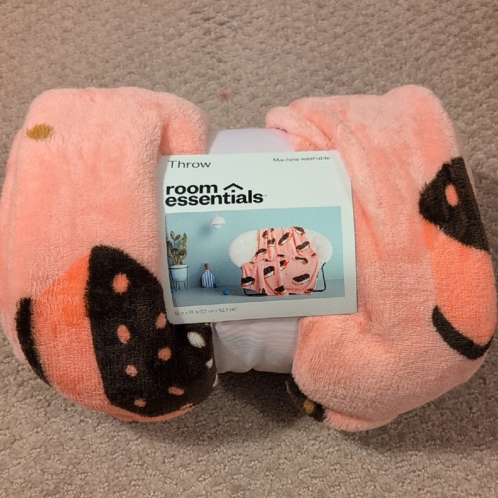 Room Essentials Pink Neopolatin Ice Cream Sandwich Throw Blanket NWT